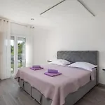 Paradiso Blato na Cetini