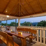 Paradiso Blato na Cetini