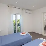 Paradiso Willa *