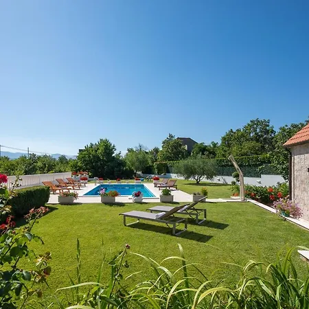 Villa Paradiso *