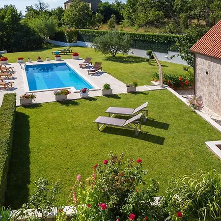 Paradiso Villa *