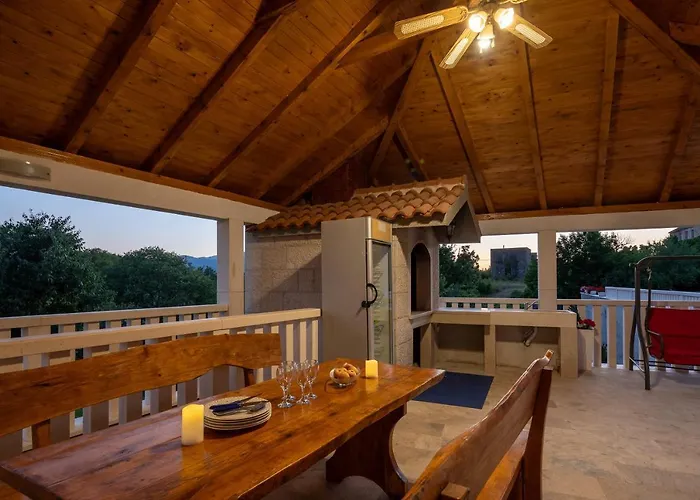 Paradiso فيلة Blato na Cetini