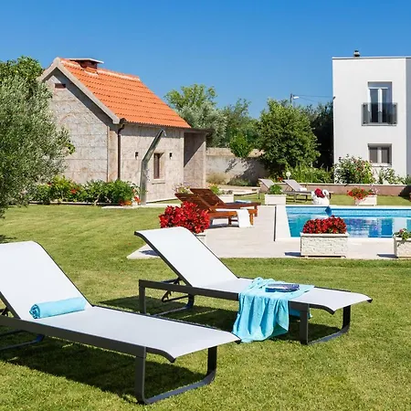 Villa Paradiso *