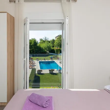 Paradiso Blato na Cetini